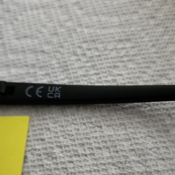 Stylish Black Sunglasses - Picture 6 of 6